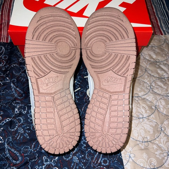 Nike Dunk Low - Picture 3 of 5